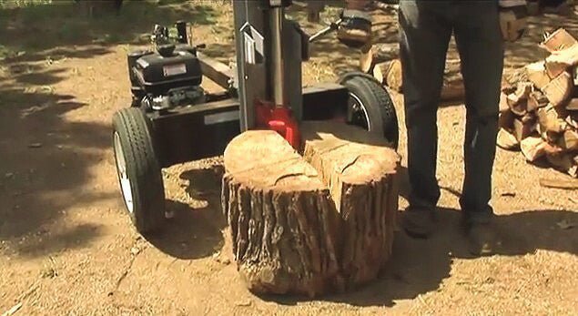 p-8316-woodsplitting__60097_compressed_5aed3da2-a969-43f1-90f7-c9caa93713d2.jpg Oregon 28-Ton HONDA Horizontal / Vertical EXtendSplit™ Log Splitter (596280) - Image 1